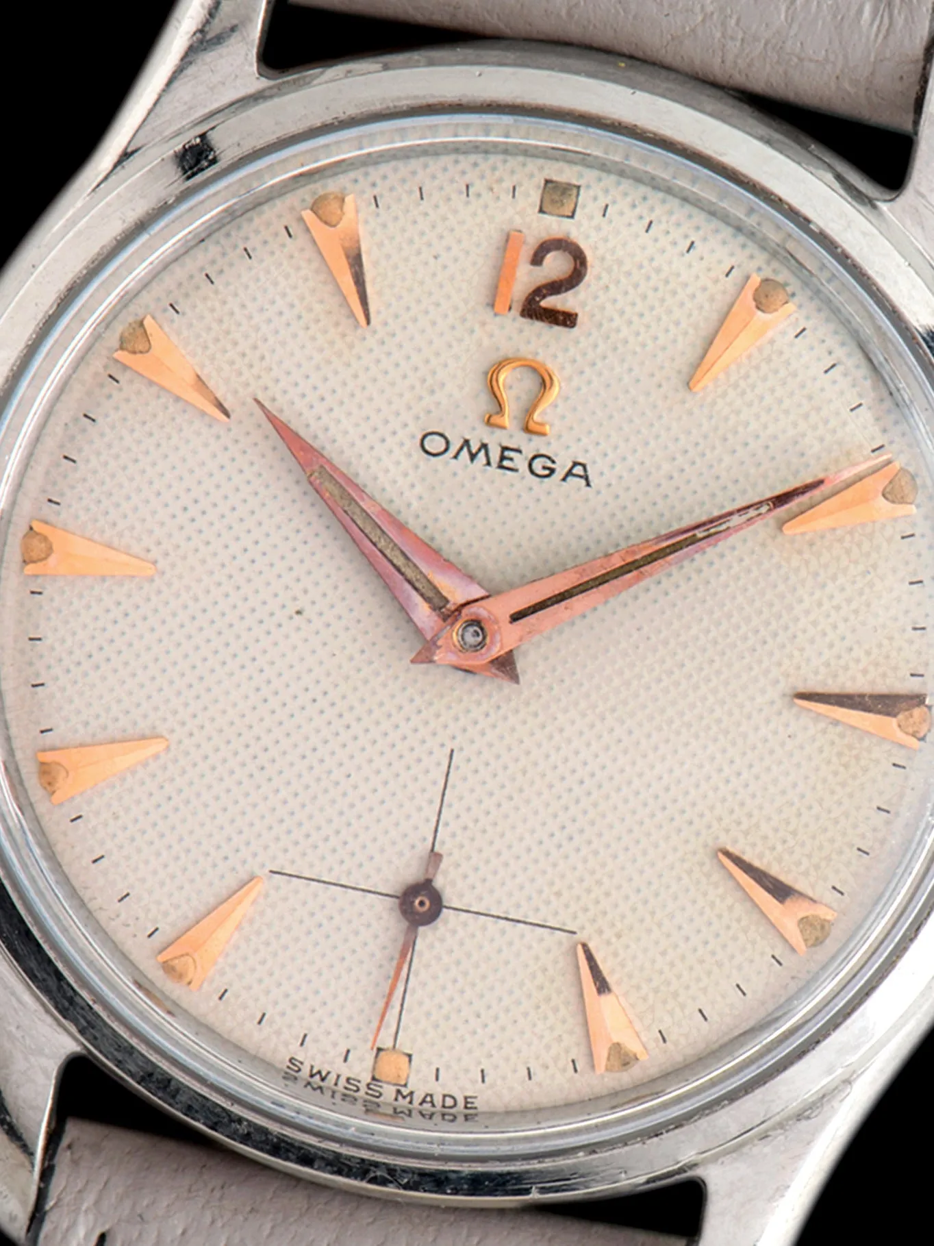 1950 Omega (Ref. 2691 1) "Honeycomb Dial" Cal. 410