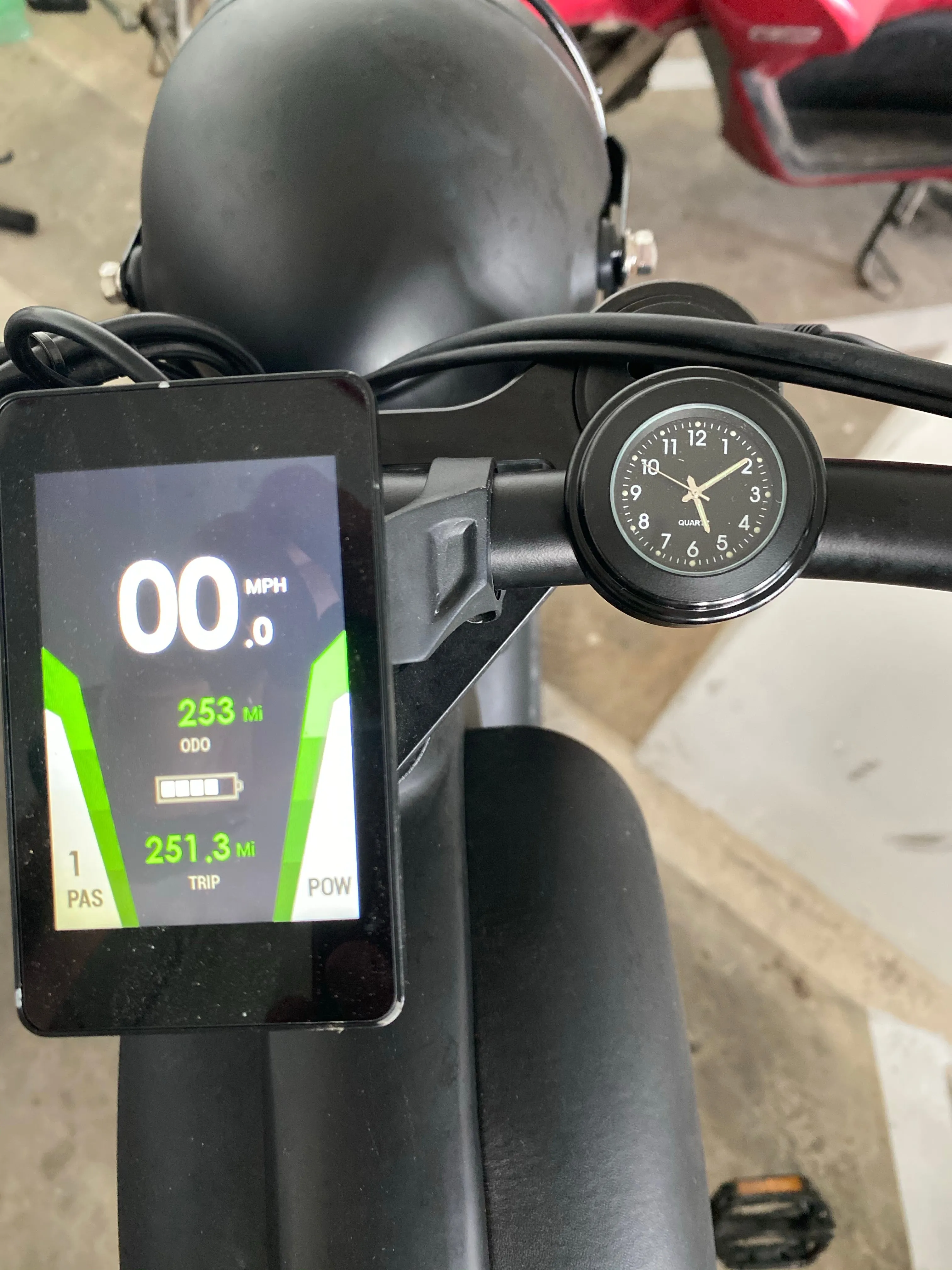 Handlebar Timepiece - metal quartz clock