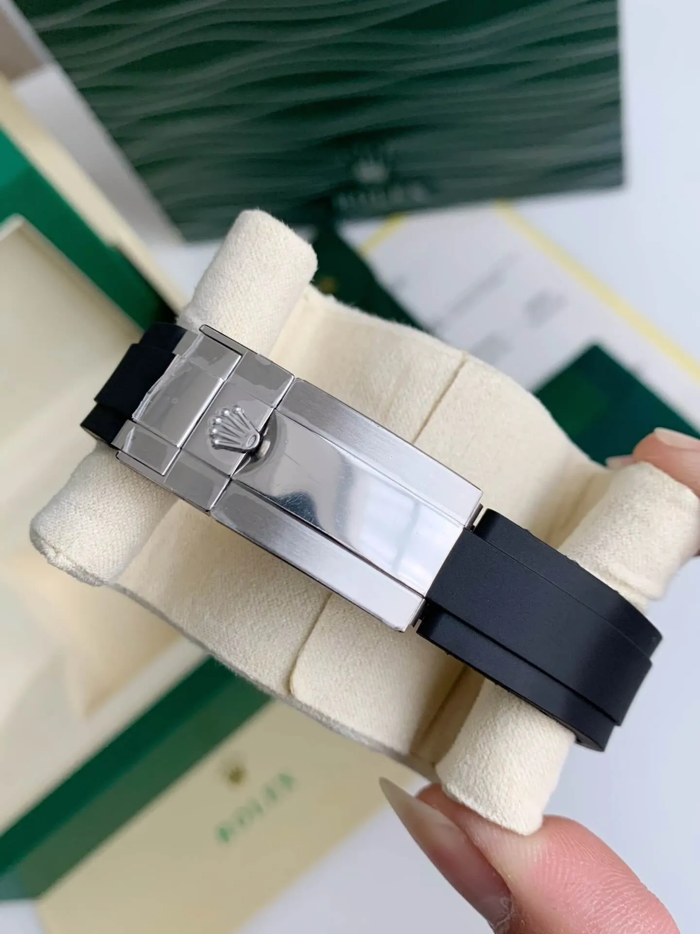 Rolex Yacht-Master 42 Oyster, 42 mm, white gold